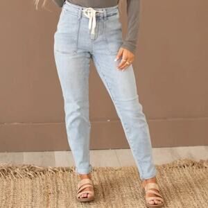 Judy Blue Curvy Saturday Morning High Rise Jogger Boyfriend Jeans Size 15/32